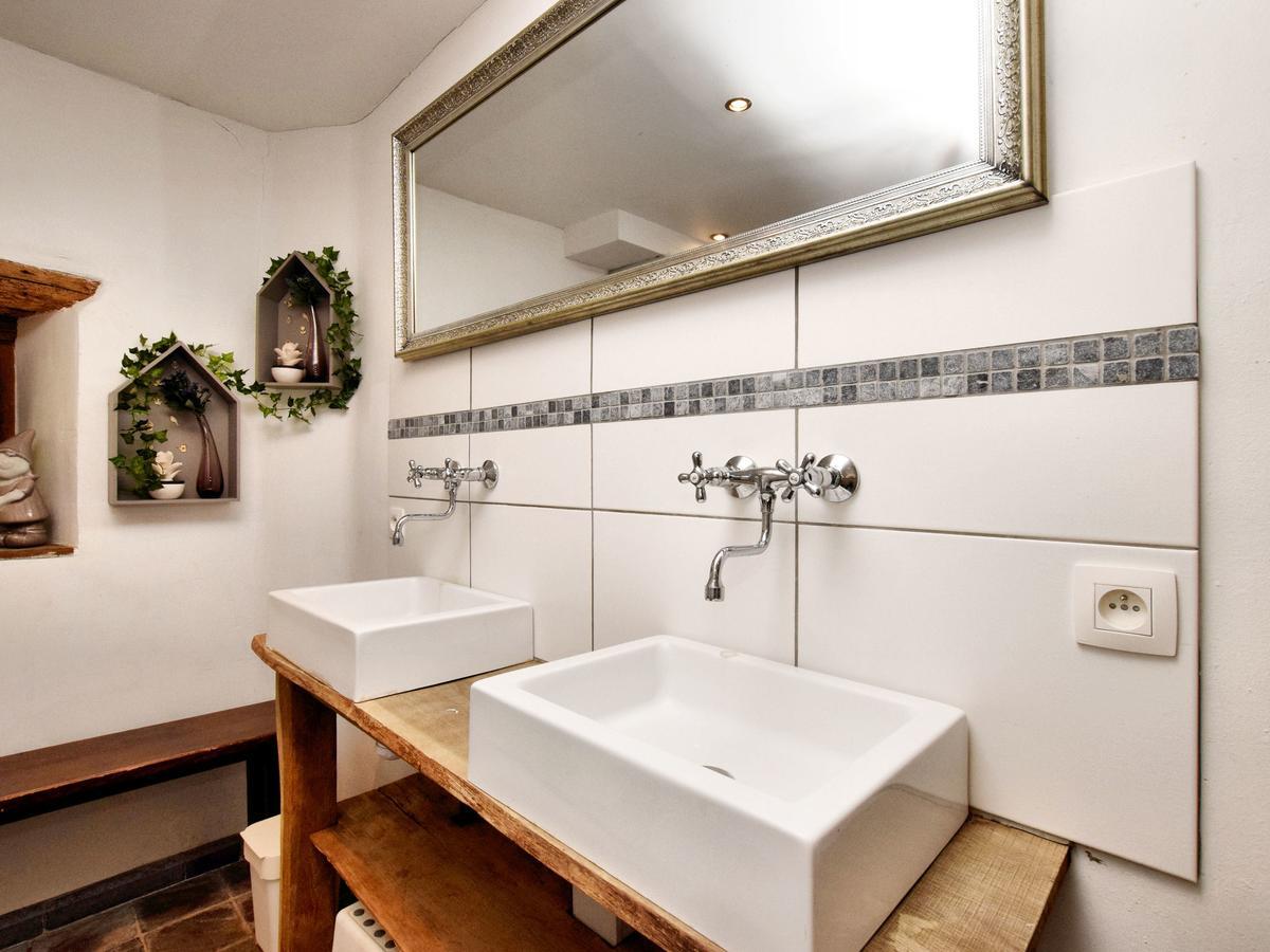 Spacious Holiday Home In Lierneux With Garden Extérieur photo